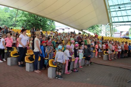 Uczniowie na widowni