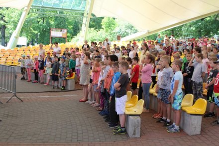 Uczniowie na widowni