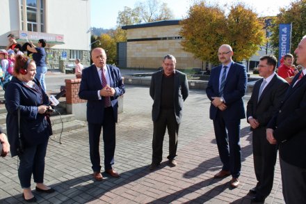 Spotkanie samorządowców na placu Hoffa