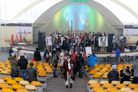 Wyjście zawodników z amfiteatru