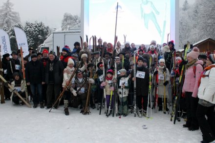 Uczestnicy retro imprezy w Strefie Kibica Eurosportu