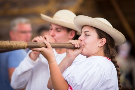 Gra na trombitach i rogach pasterskich/fot. Krzysztof Kempny