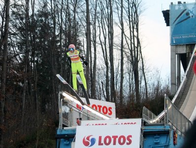 Dawid Kubacki wychodzi z progu