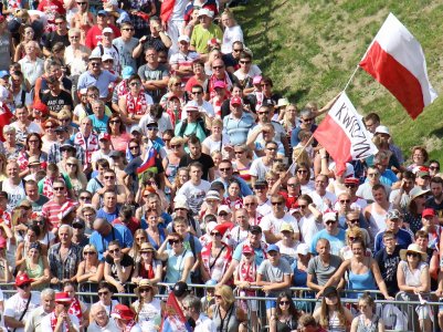 Kibice na skoczni w Malince