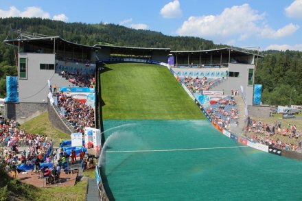 Trybuny skoczni im. Adama Małysza