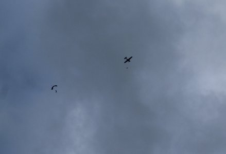 Skoki ze spadochronem