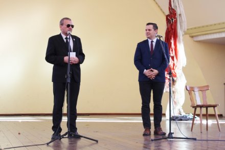 Piotr Wybraniec i Tomasz Bujok witają gości w amfiteatrze