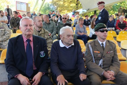 W środku Aleksander Tarnawski "Upłaz"