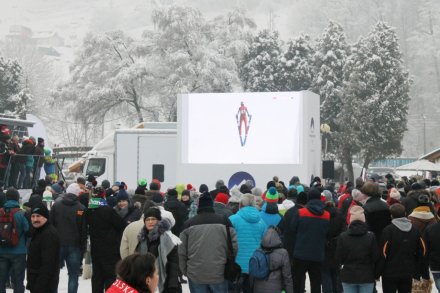 Wspólne kibicowanie na placu Hoffa