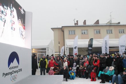 Wspólne kibicowanie na placu Hoffa