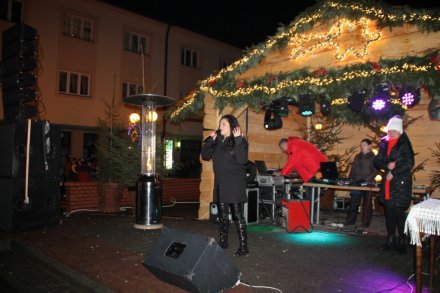 Śpiewa Naira Ayvazyan