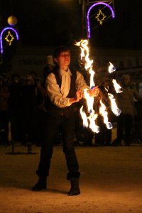 Pokaz tańca z ogniami