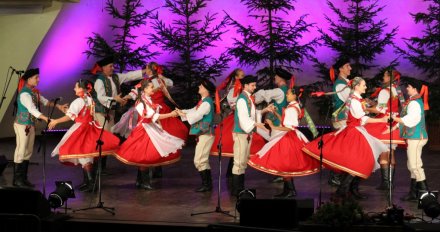 Fragment występu zespołu "Mazury"