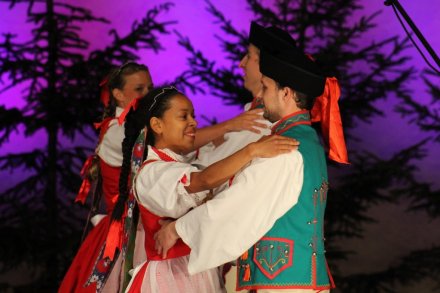 Fragment występu zespołu "Mazury"