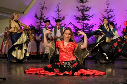 Fragment występu zespołu "Mazury"