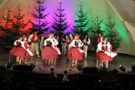 Fragment występu zespołu "Mazury"