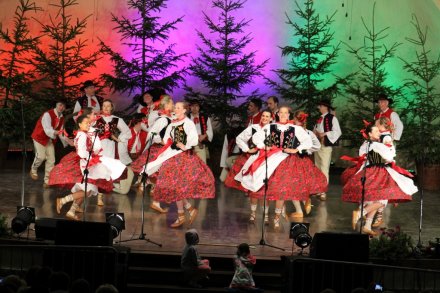 Fragment występu zespołu "Mazury"