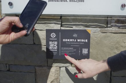 Charakterystyczne tabliczki na trasie szlaku