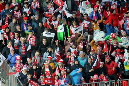 Publiczność na skoczni w Malince