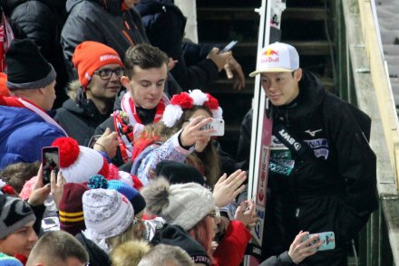 Ryoyu Kobayashi z kibicami