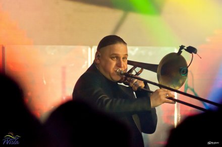 Paweł Golec gra na puzonie