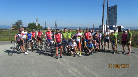 Grupowe zdjęcie na trasie