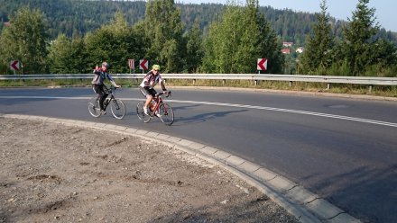 Rowerzyści na trasie