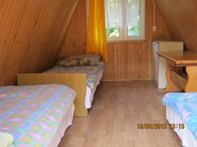 DOMKI POD SKOCZNIĄ