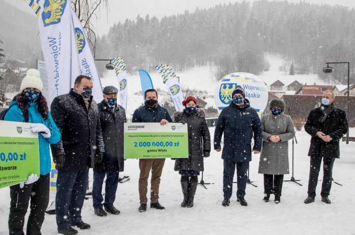 Burmistrz Tomasz Bujok wśród przedstawicieli Samorządu Województwa Śląskiego/fot. Tomasz Żak/UMWS