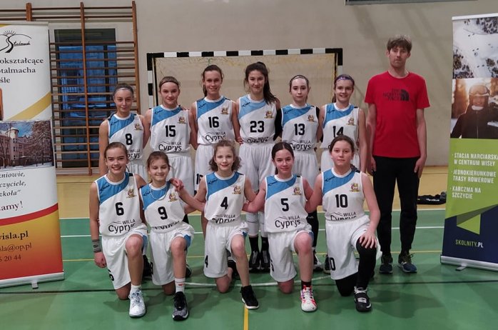 Drużyna U13 ISWJ Wisła na własnej hali