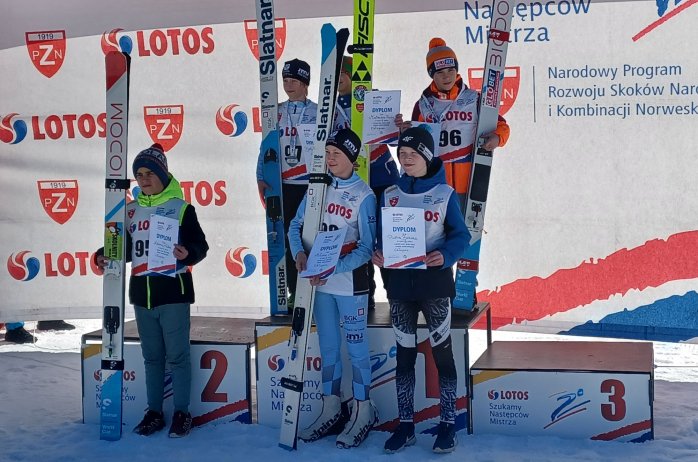 Najlepsi w skokach podczas zawodów Lotos Cup