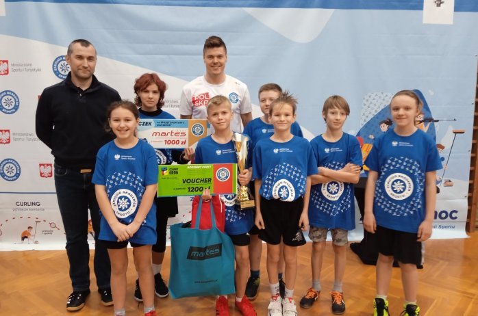 Najlepsi uczestnicy finałowej imprezy i Kacper Lazar z tytułem mistrza