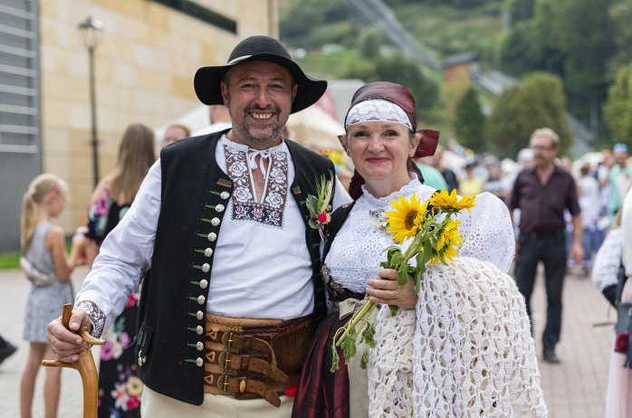 Wiślańskie Dożynki - Gazdowie Danuta i Jan Szarzec