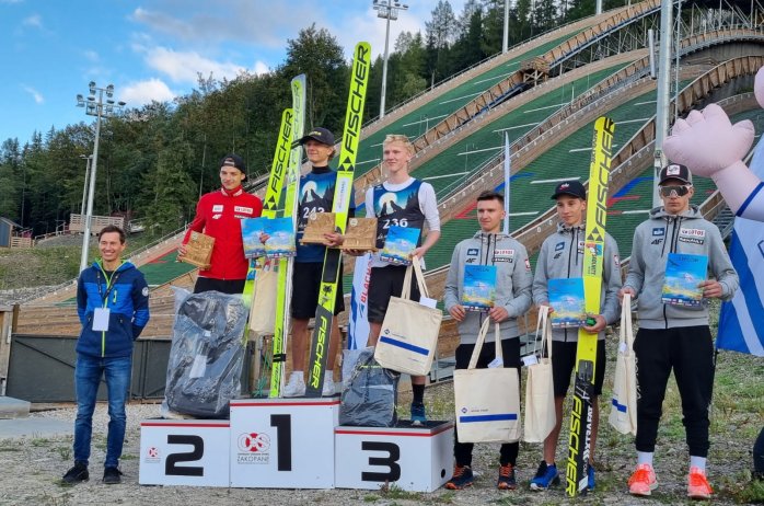Miłosz Krzempek na II stopniu podium