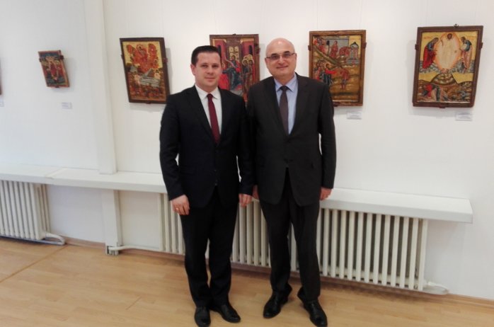 Burmistrz Wisły Tomasz Bujok z ambasadorem Bułgarii na wystawie