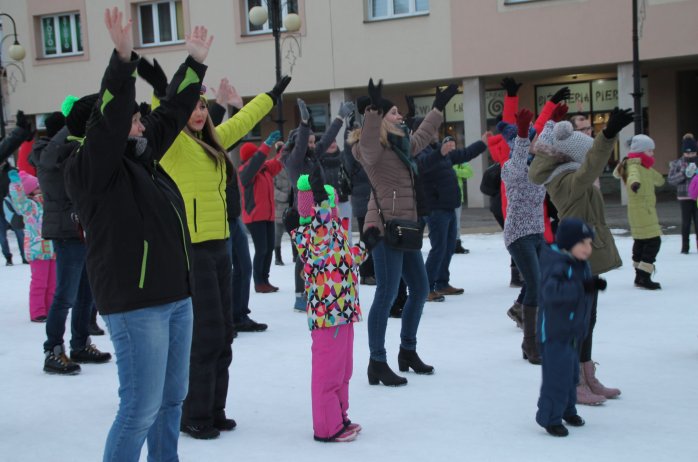 Uczestnicy tańca na śniegu