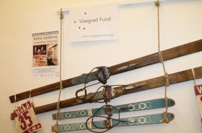 Wystawa starego sprzętu narciarskiego