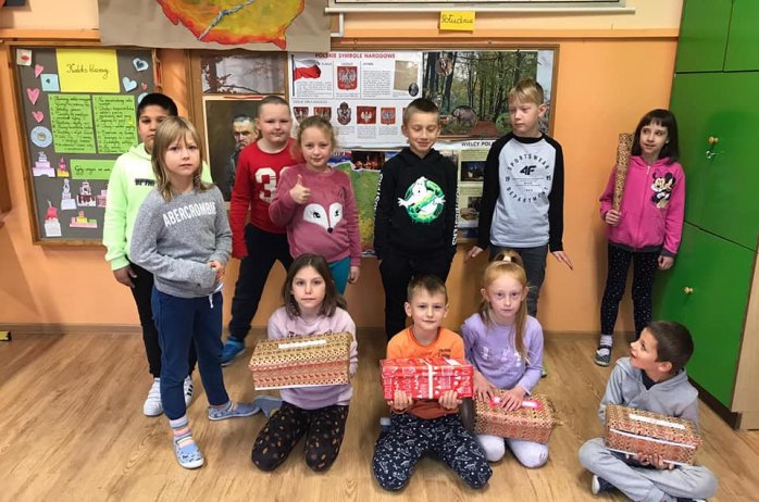 W SP 2 w Wiśle Czarnem lubimy pomagać, dlatego organizujemy dużo różnych akcji charytatywnych.