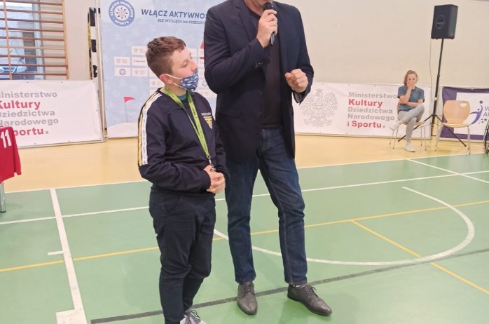 Marcin Prus w rozmowie z uczniem