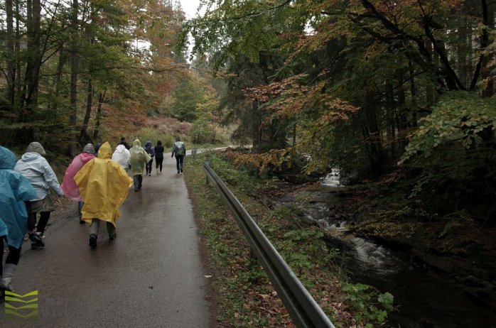 Uczestnicy na trasie wycieczki