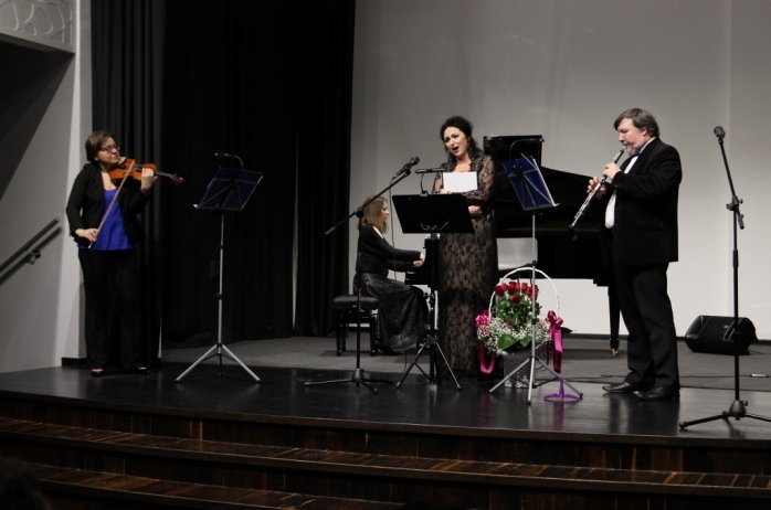 Bis w wykonaniu Olivii Ohl-Szulik i muzyków