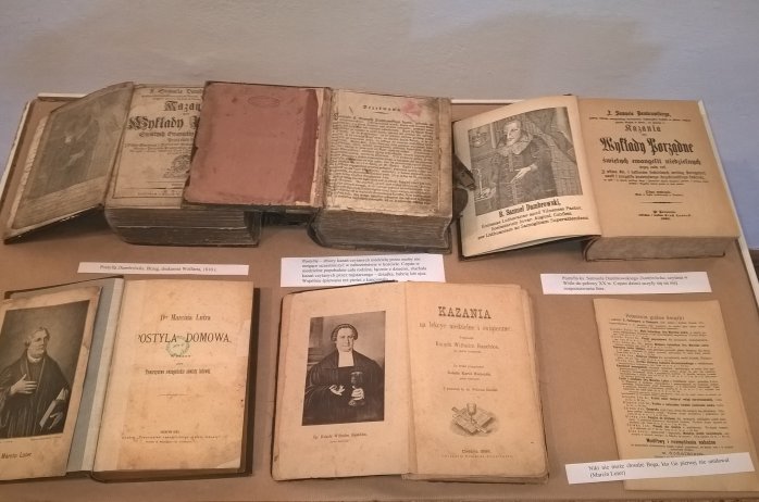 Księgi z muzealnej ekspozycji