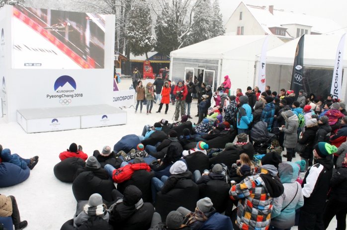 Wspólne kibicowanie na placu Hoffa