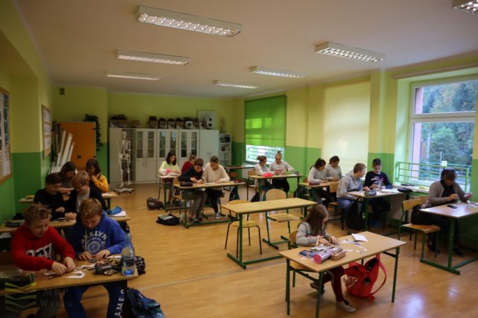 Zajęcia w szkole o architekturze modernizmu