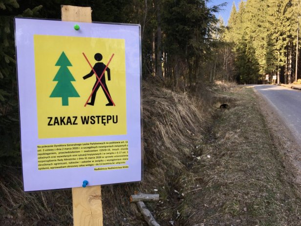 Tabliczka informująca o zakazie