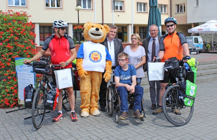 Zdjęcie grupowe osób zaangażowanych w akcję