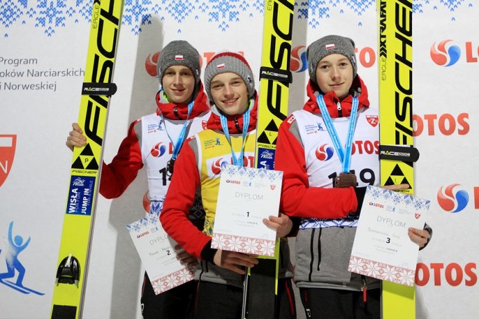 Zawodnicy WSS Wisła na podium w kategorii Junior B - fot. Alicja Kosman/PZN