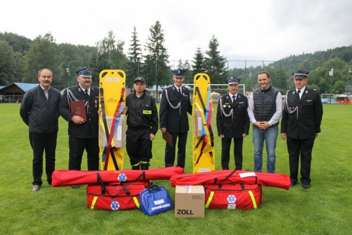 Przekazanie sprzętu wiślańskim strażakom