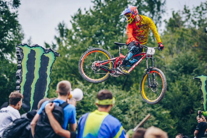 Downhill to efektowna dyscyplina - fot. Piotr Staroń