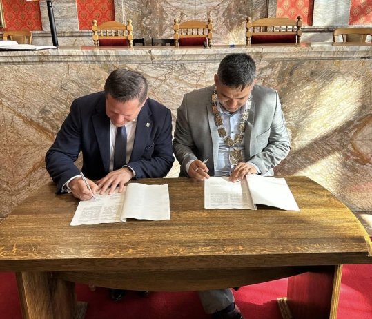 Podpisanie umowy o współpracy między Wisłą a Rużomberkiem